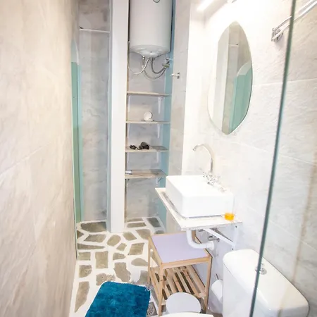 Apartamento Anatoli In Front Of The Mesongí